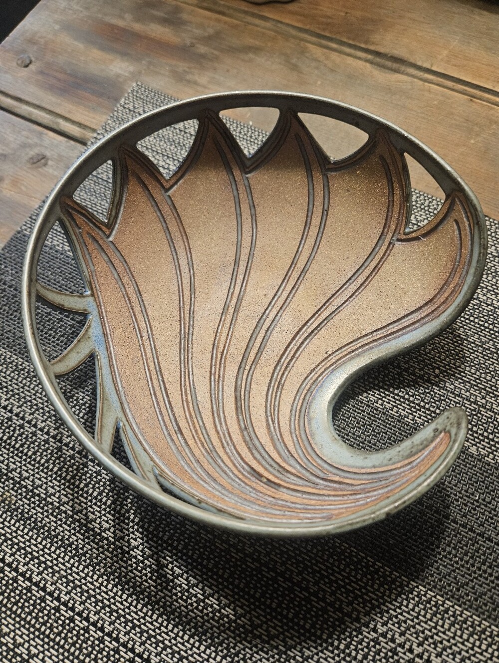 VTG.ORIGINAL SIGNED KRIS PIXTON ABSTRACT CERAMIC/POTTERY BOWL.HER WORK IS UNIQUE